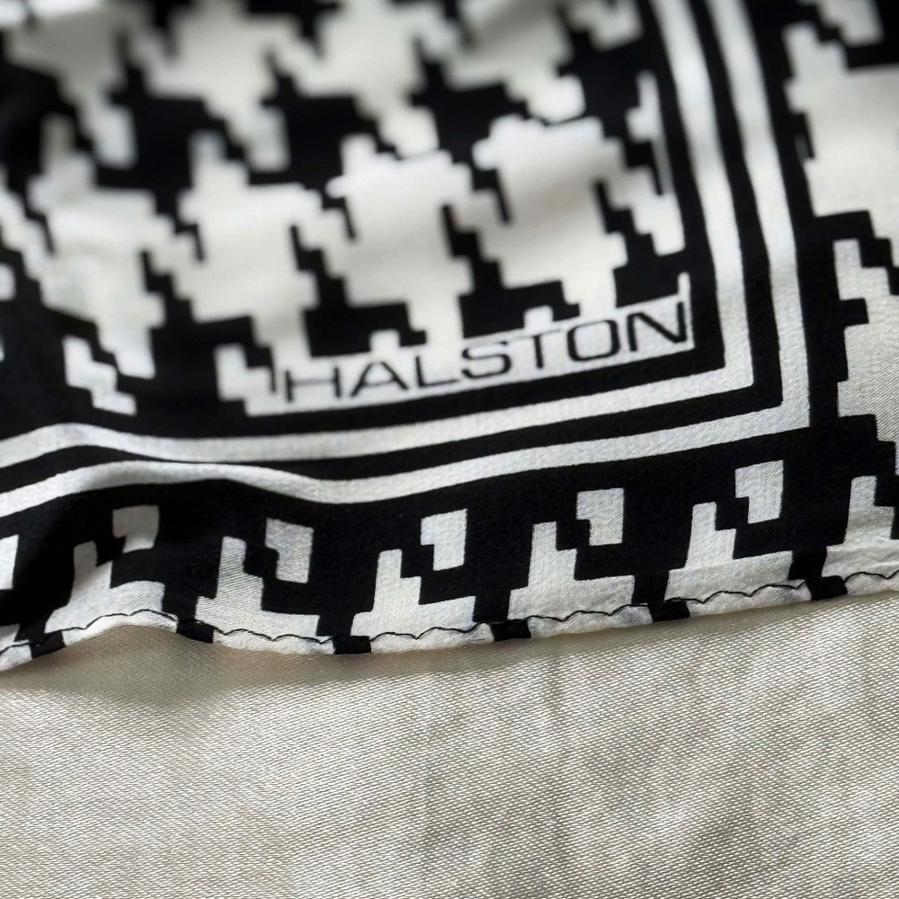 100% SILK SCARF, by HALSTON RED, in BLACK/WHITE, 20 X 20 INCHES, GENUINE, TAGS